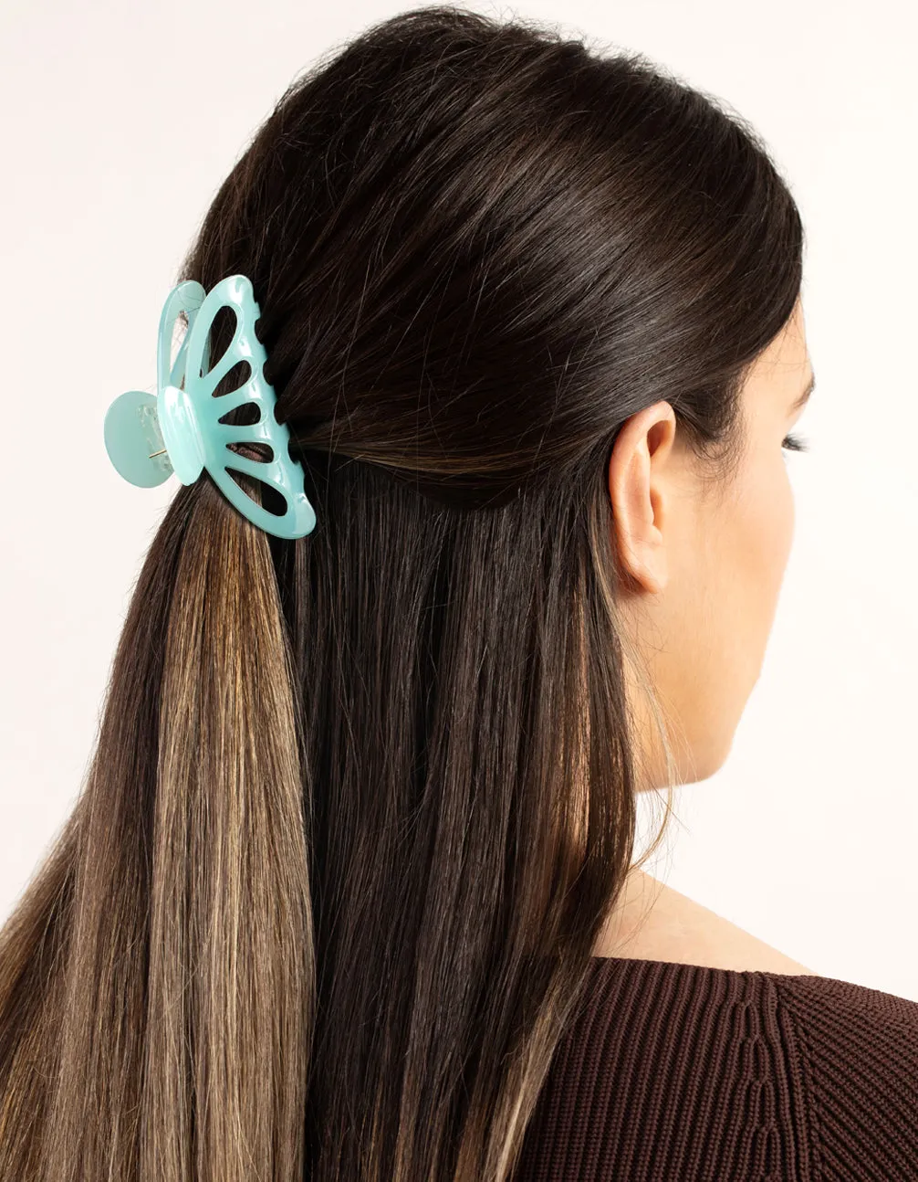 Aqua Round Acrylic Cut Out Claw
