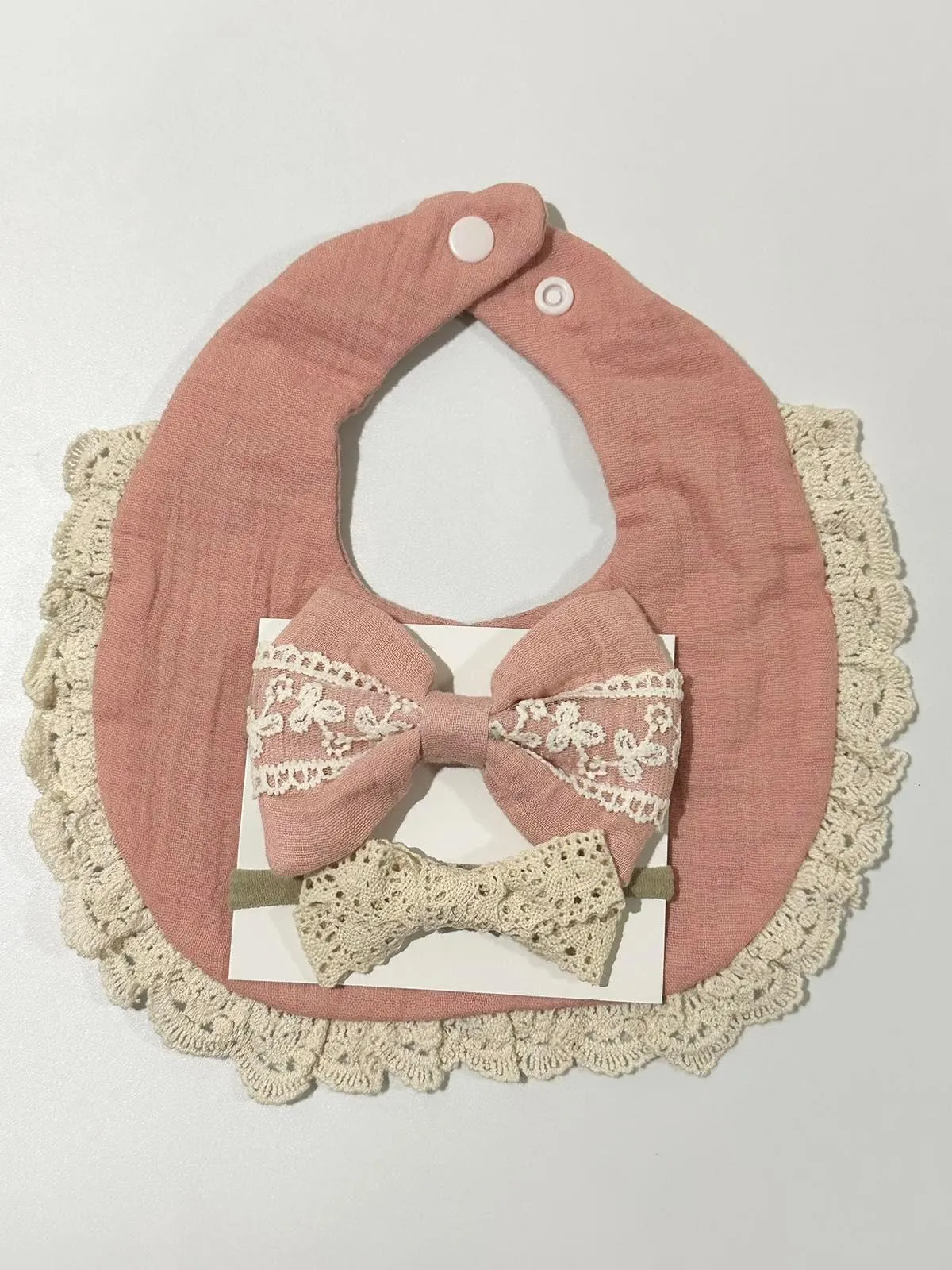 Blooming Wisdom Pretty Bib & Bows Set