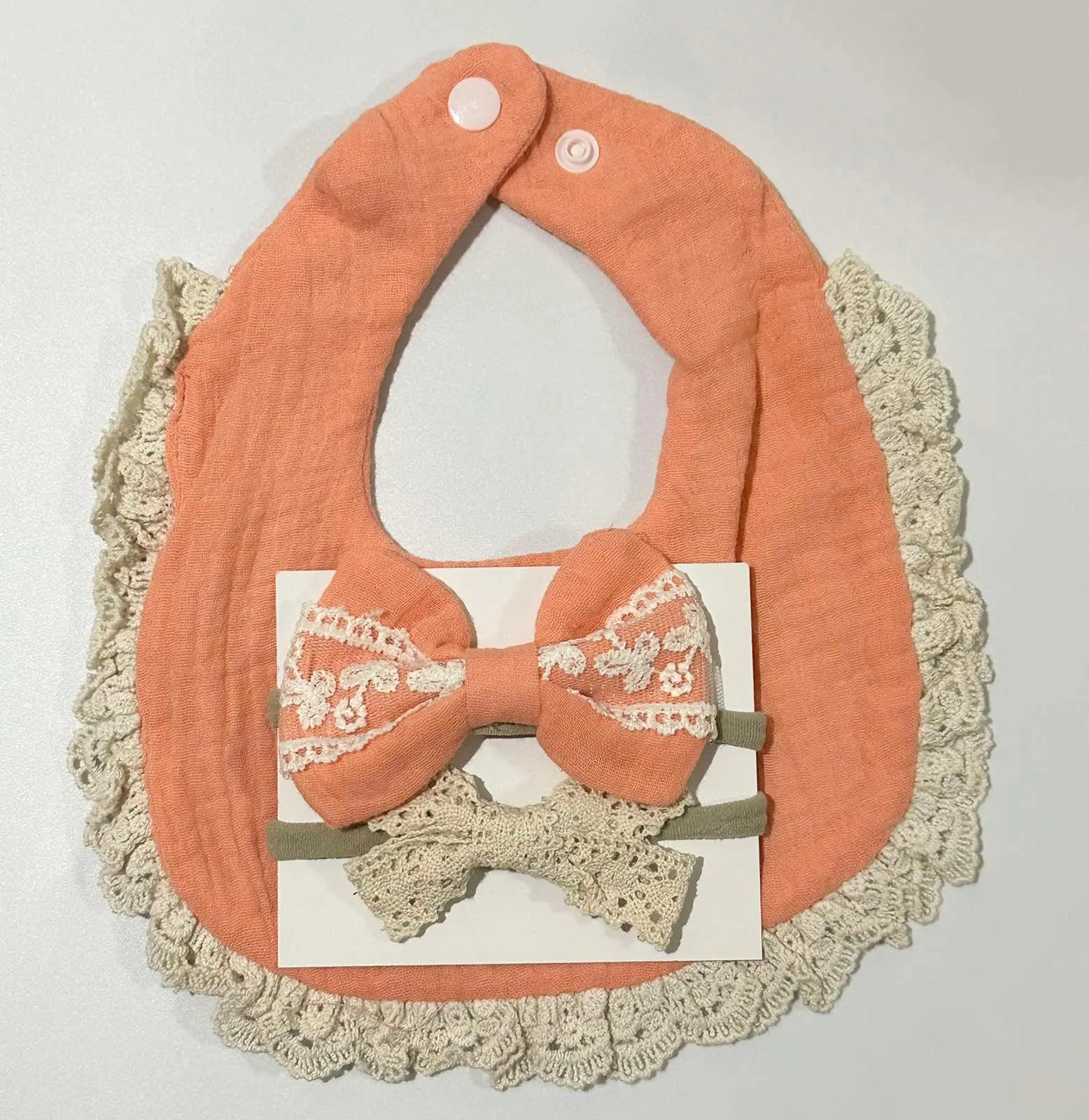 Blooming Wisdom Pretty Bib & Bows Set