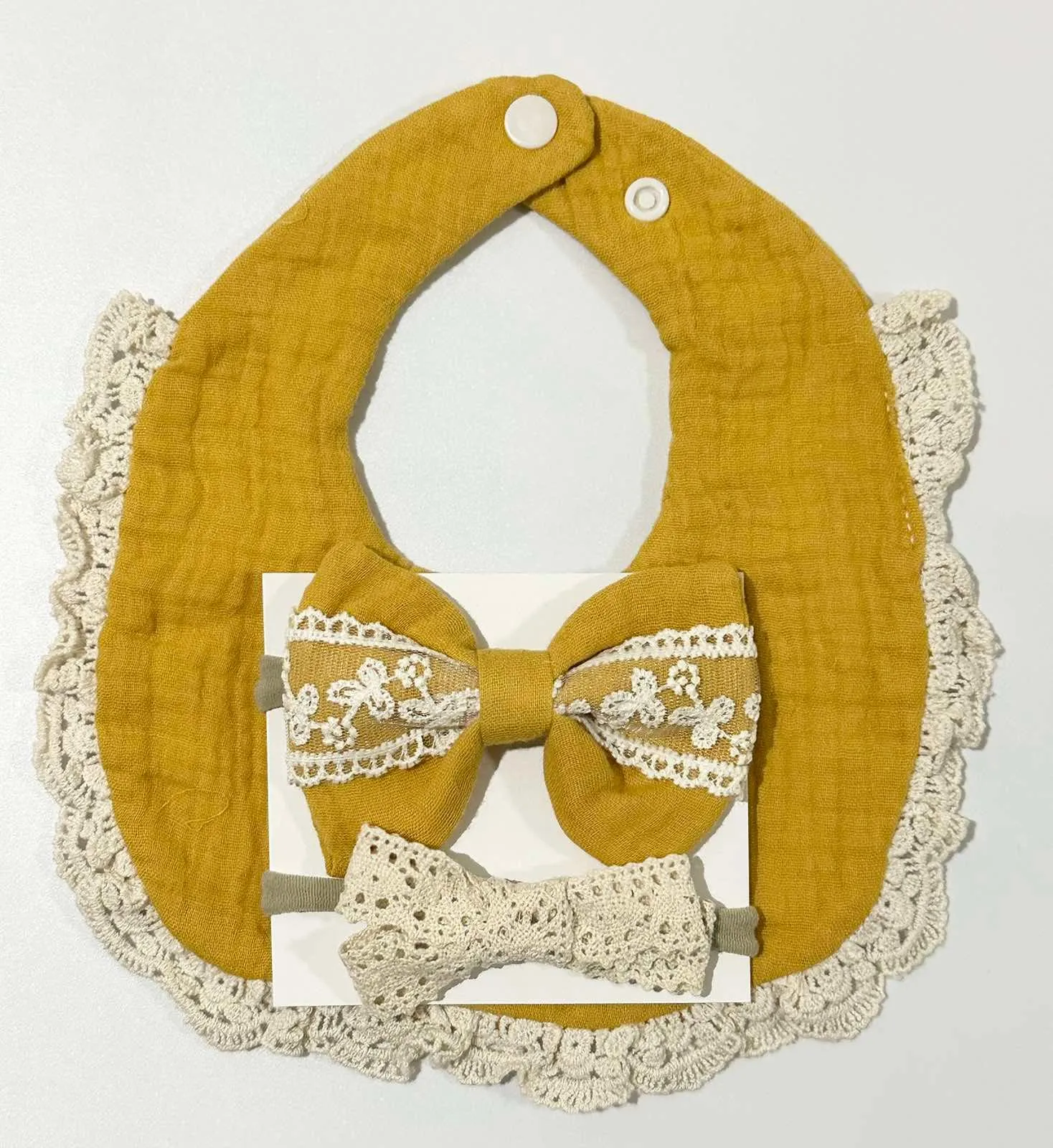 Blooming Wisdom Pretty Bib & Bows Set