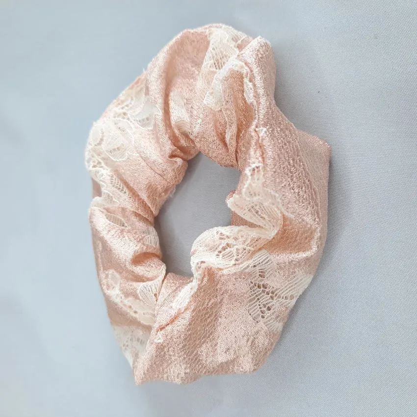 Scrunchie | Winded Leaves | Shiny Rose