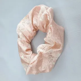 Scrunchie | Winded Leaves | Shiny Rose