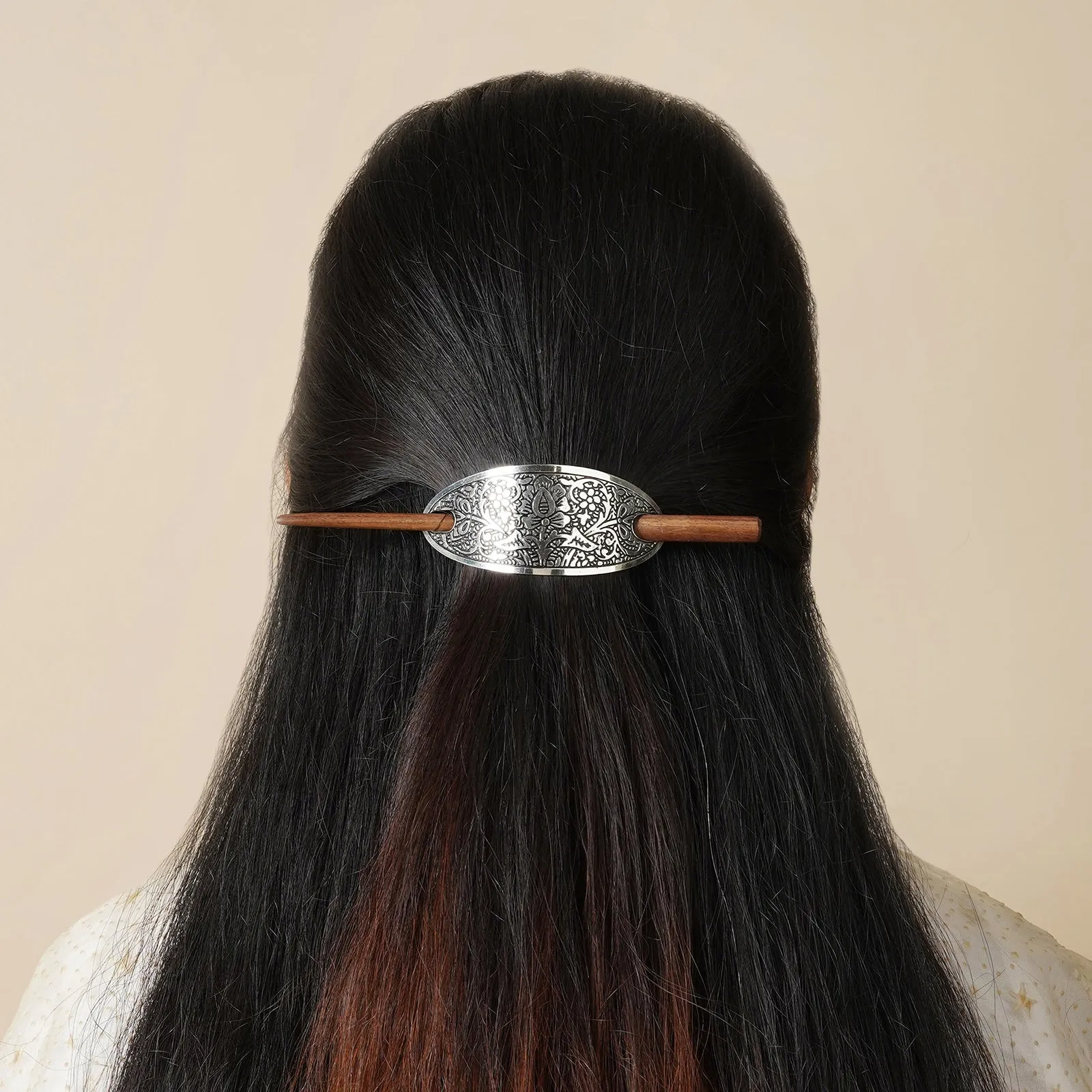 Teejh Akanksha Silver lossy Bun Stick