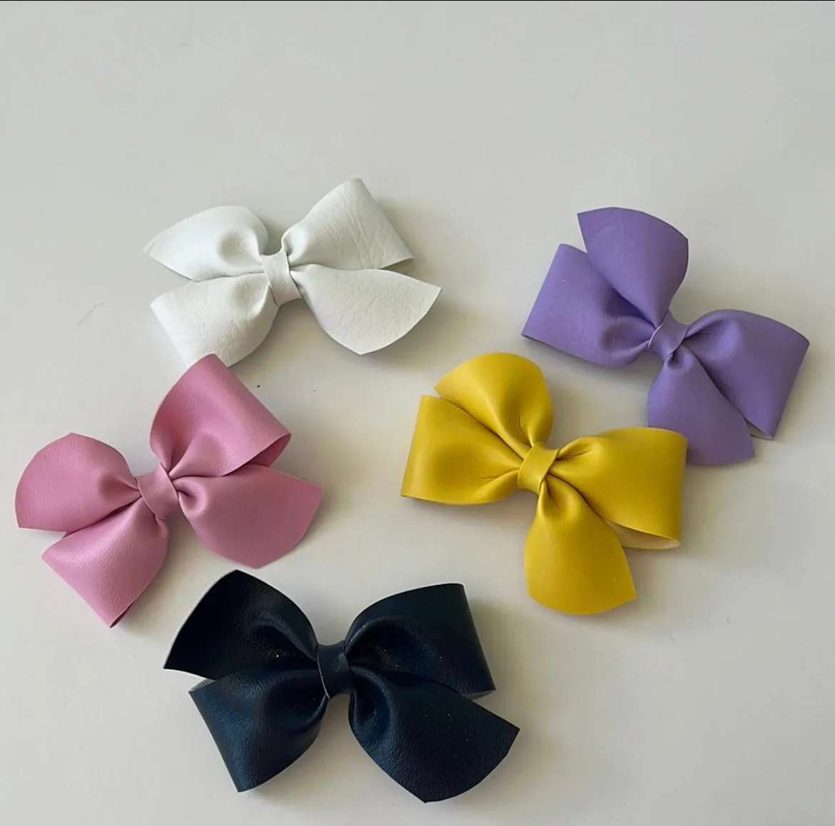 Vinyl bow(Bow #2)